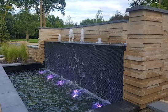 outdoor water features Melbourne